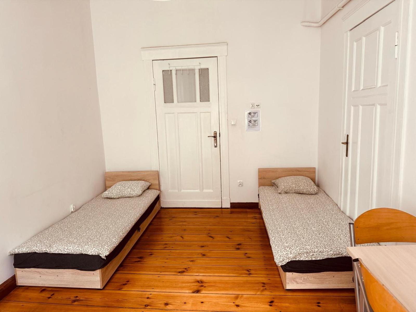 Lilia House Vandrarhem Poznań Exteriör bild