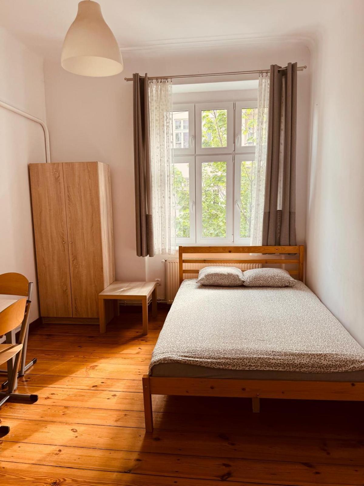 Lilia House Vandrarhem Poznań Exteriör bild