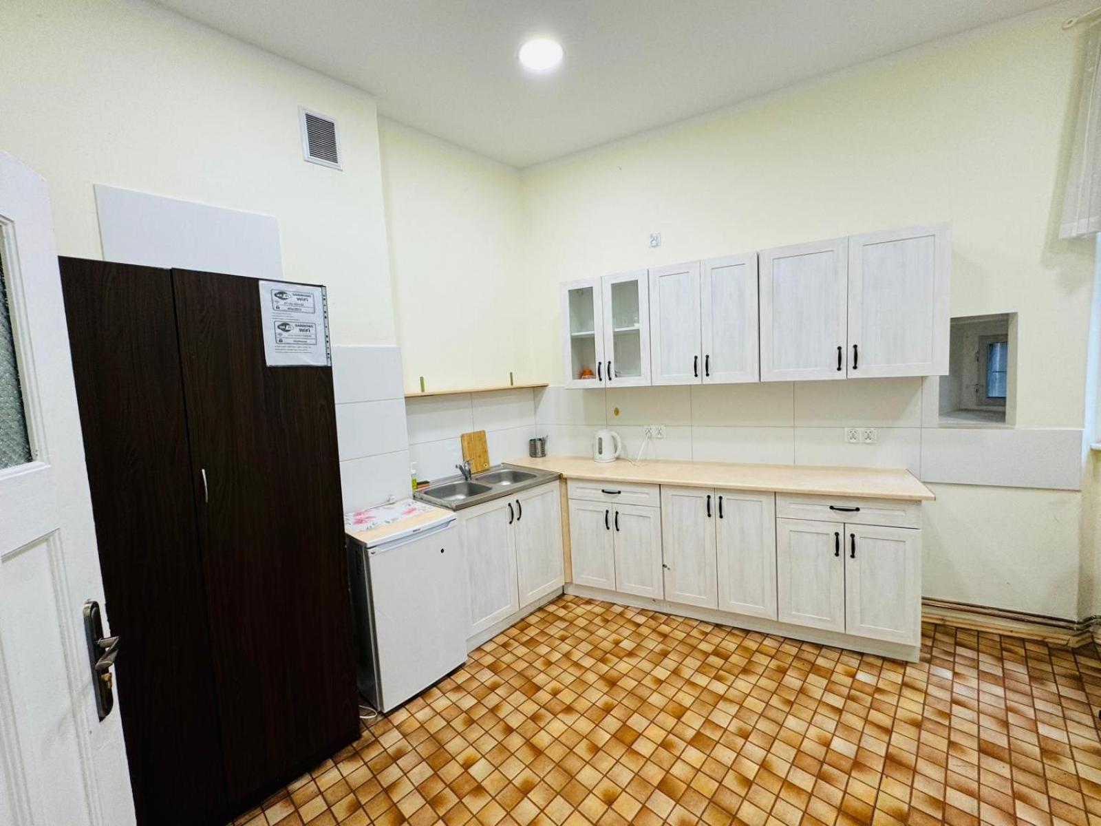Lilia House Vandrarhem Poznań Exteriör bild