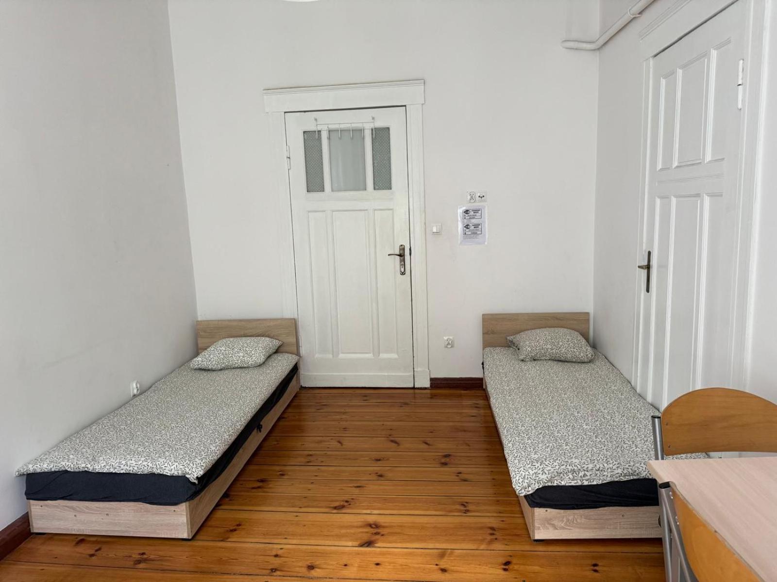 Lilia House Vandrarhem Poznań Exteriör bild