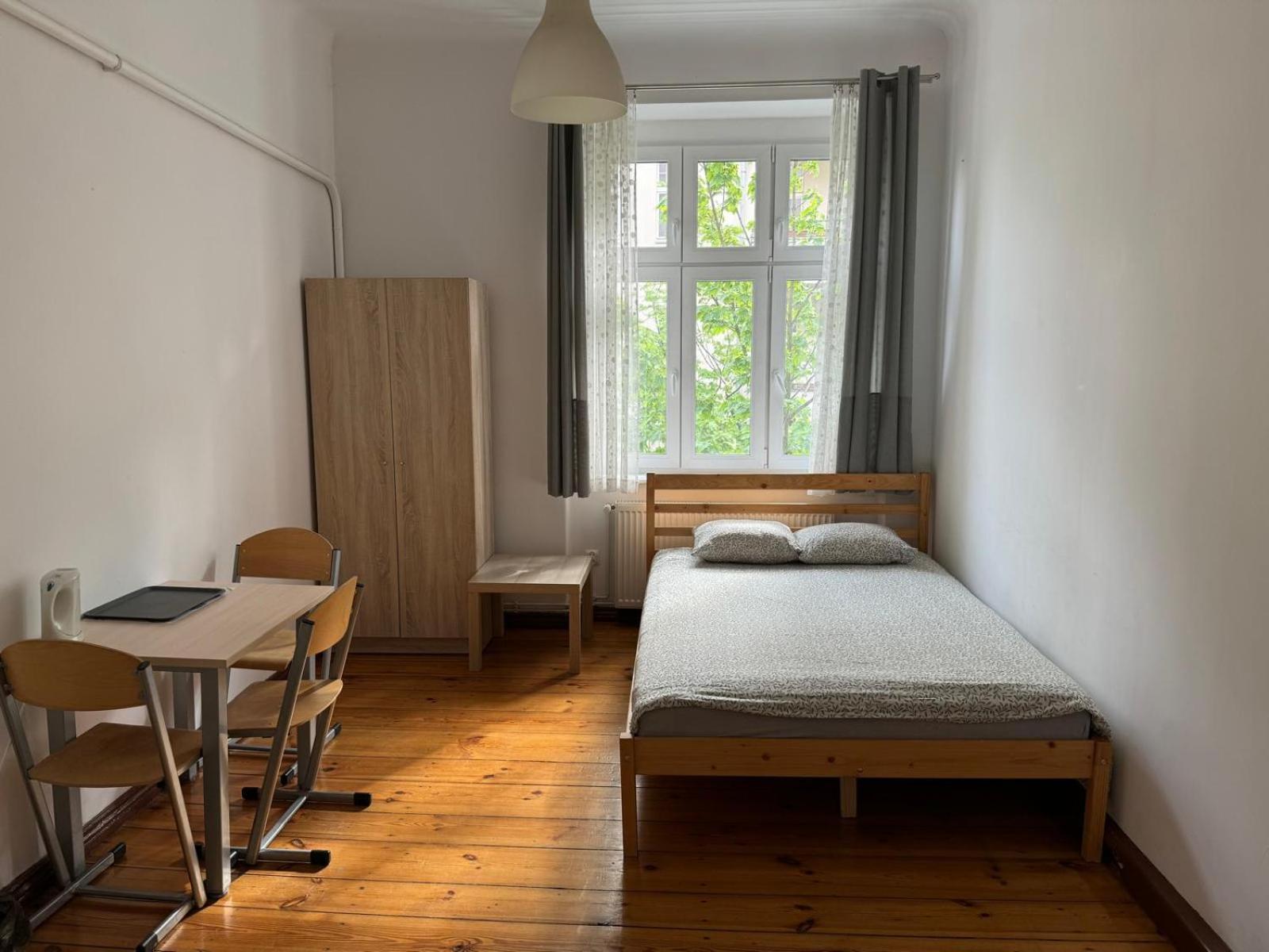 Lilia House Vandrarhem Poznań Exteriör bild