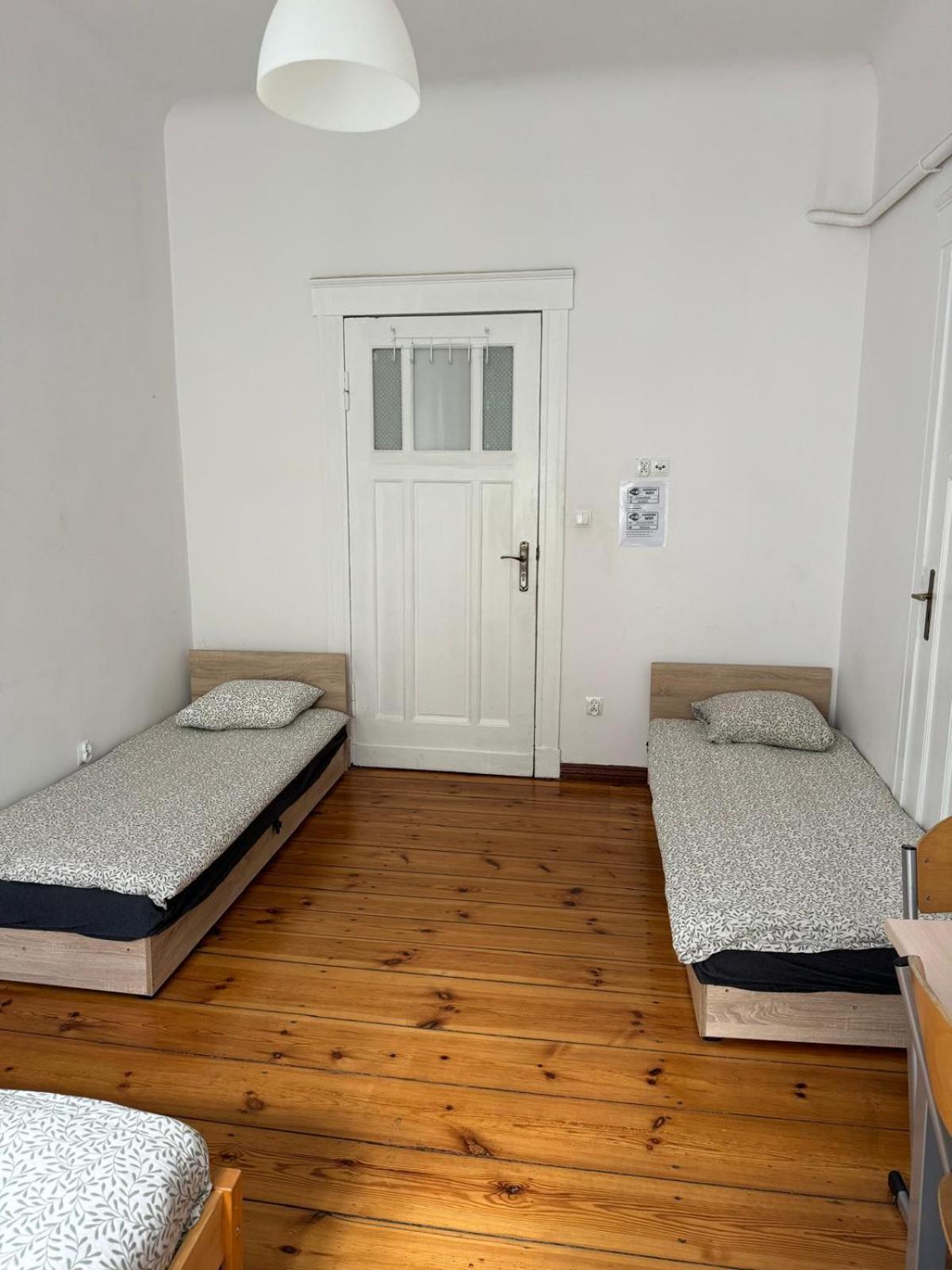 Lilia House Vandrarhem Poznań Exteriör bild