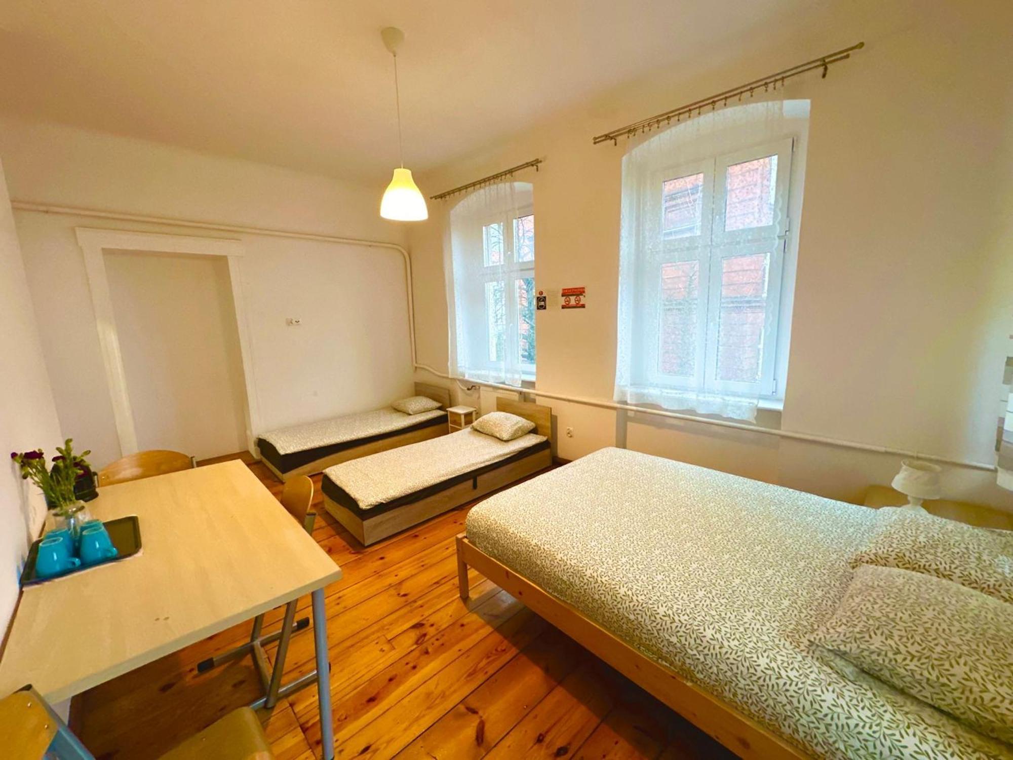 Lilia House Vandrarhem Poznań Exteriör bild
