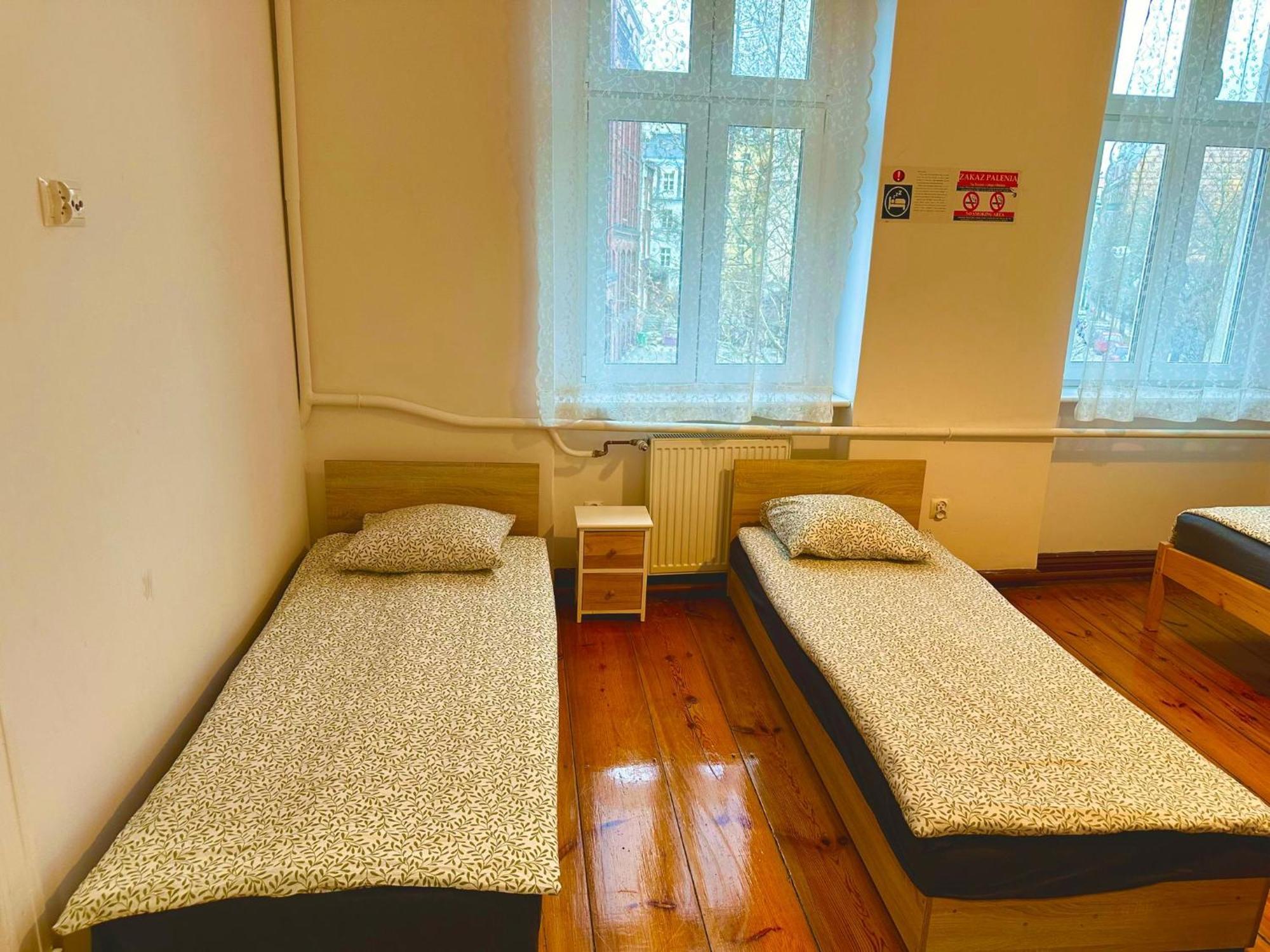 Lilia House Vandrarhem Poznań Exteriör bild