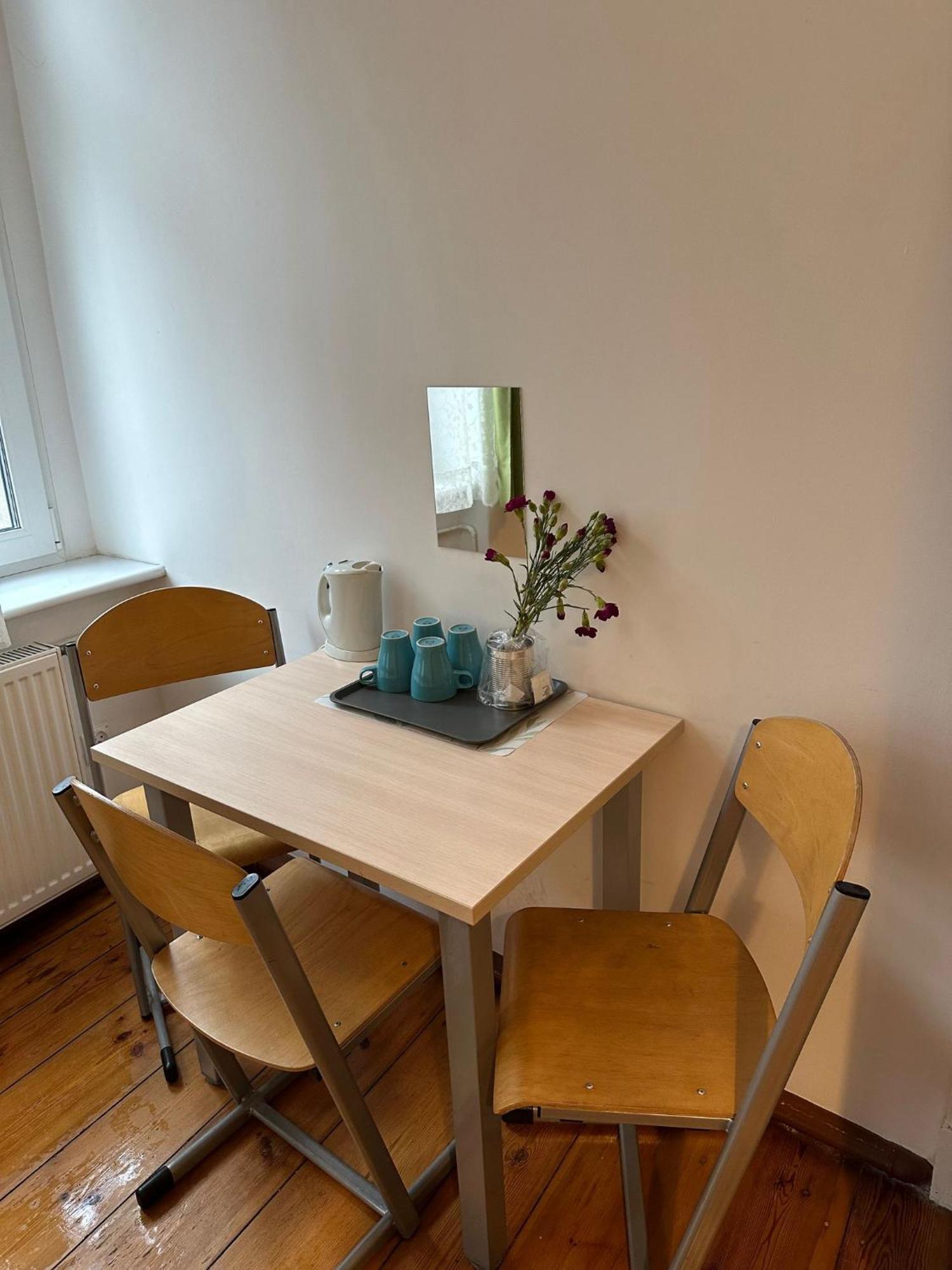 Lilia House Vandrarhem Poznań Exteriör bild
