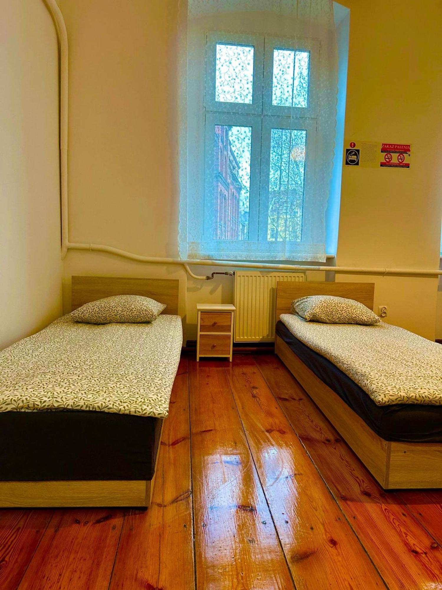 Lilia House Vandrarhem Poznań Exteriör bild