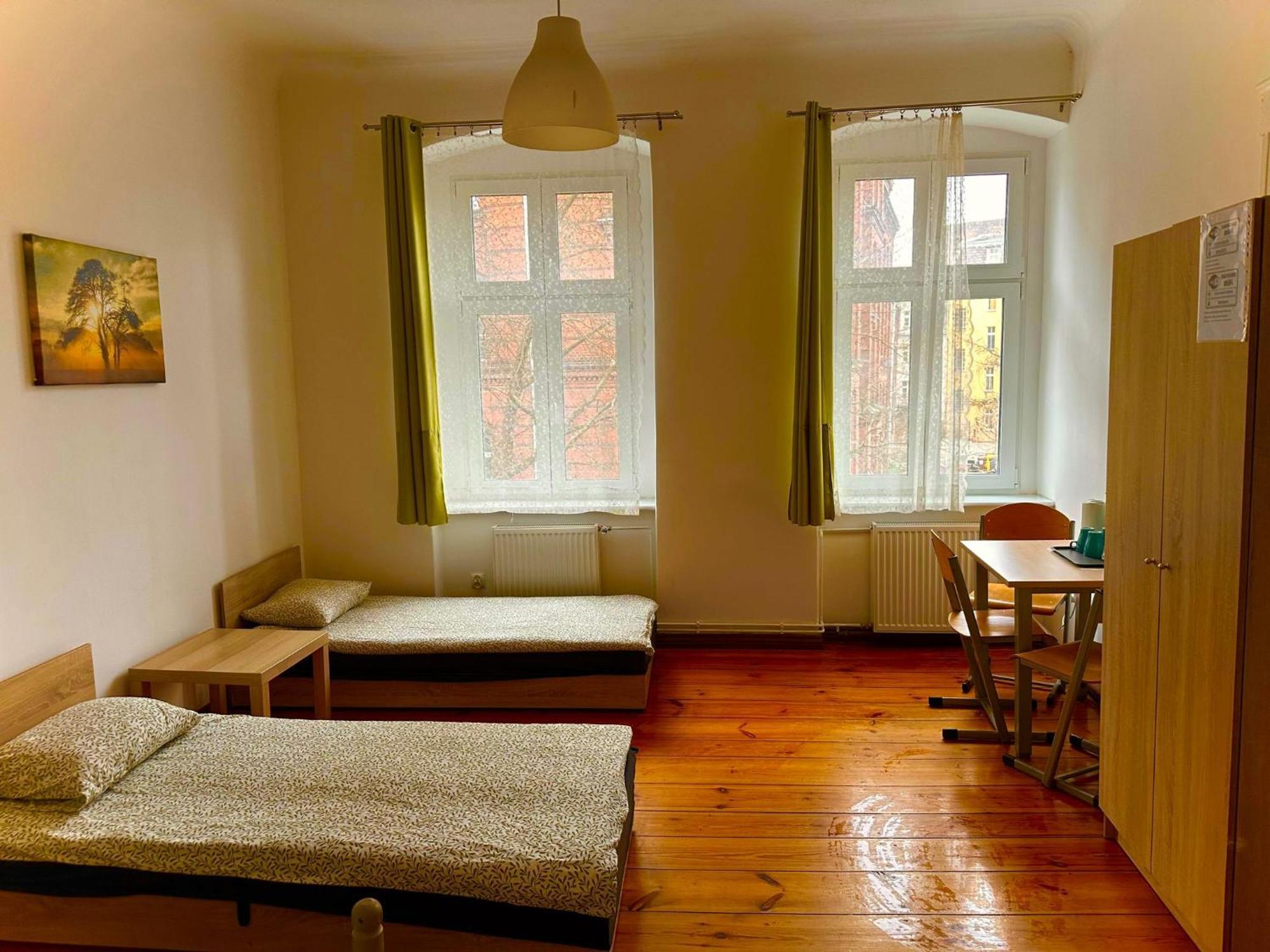 Lilia House Vandrarhem Poznań Exteriör bild