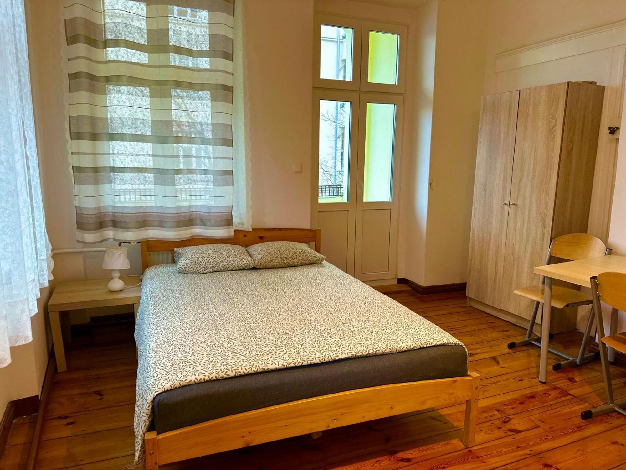 Lilia House Vandrarhem Poznań Exteriör bild