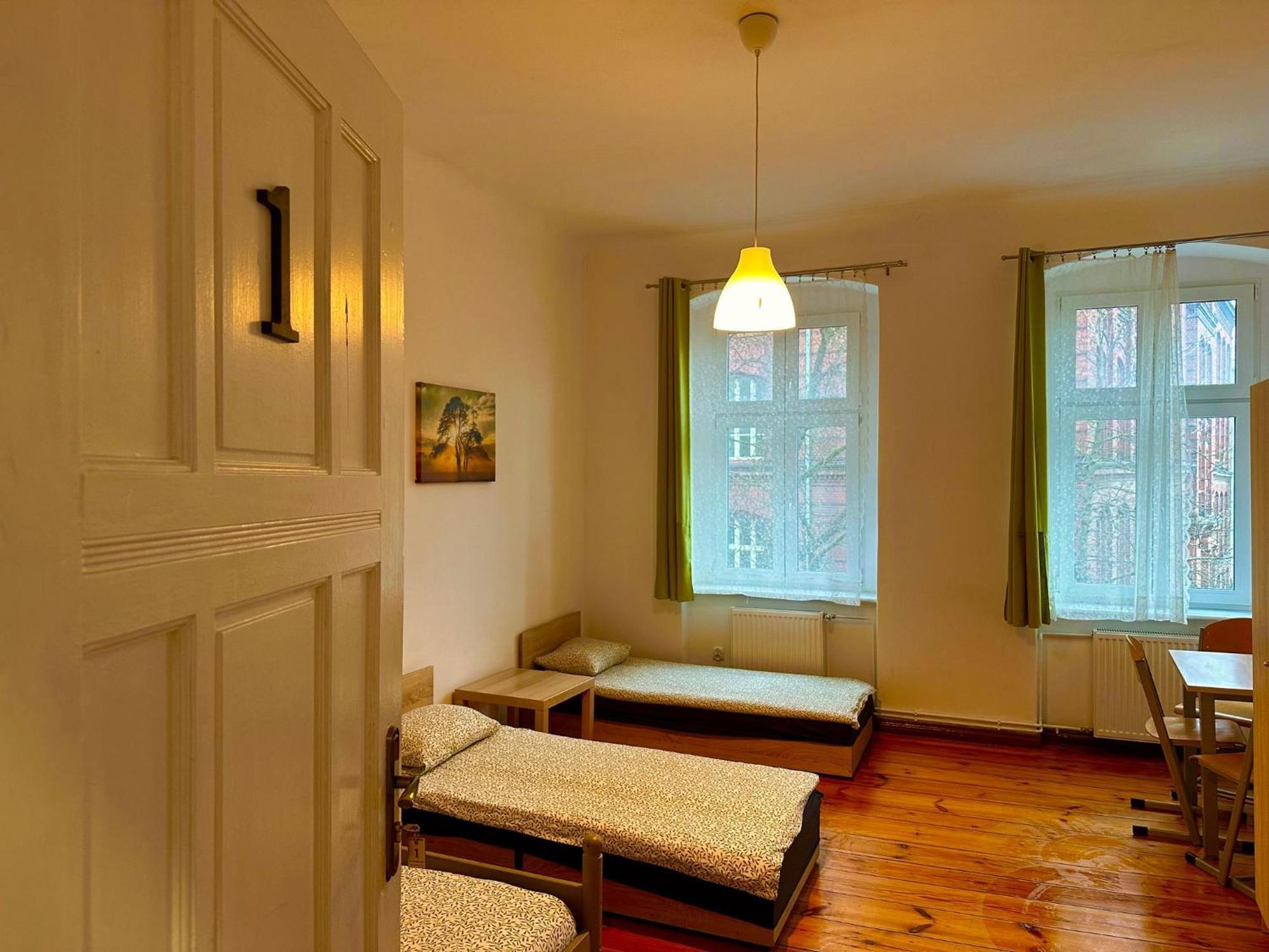 Lilia House Vandrarhem Poznań Exteriör bild