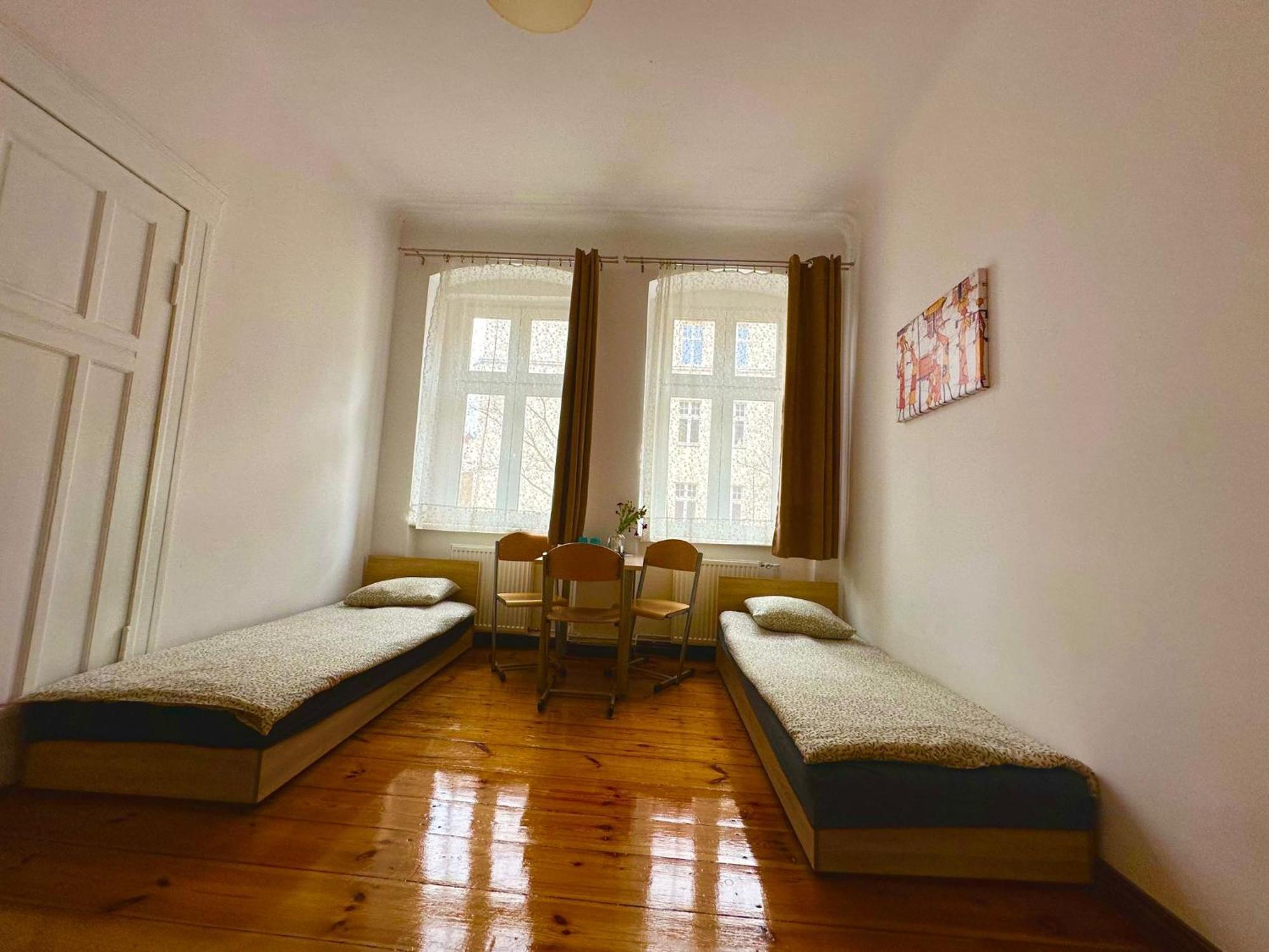 Lilia House Vandrarhem Poznań Exteriör bild