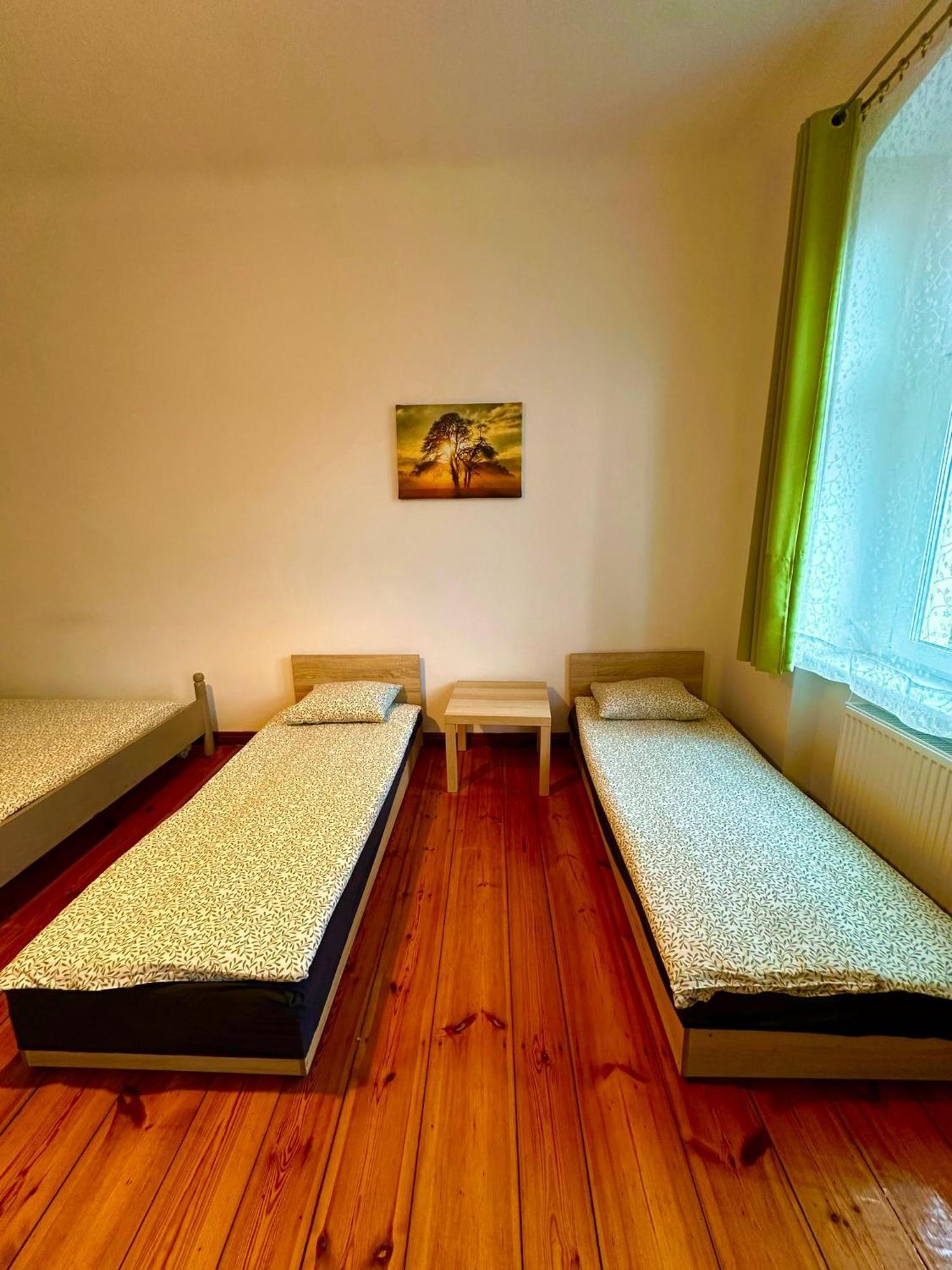 Lilia House Vandrarhem Poznań Exteriör bild