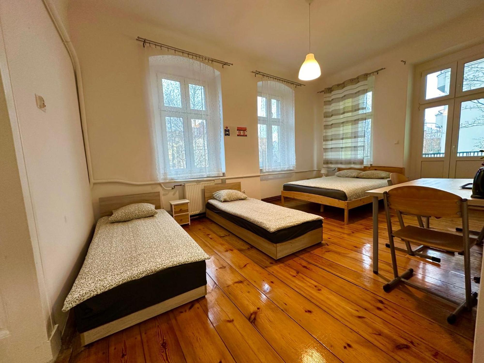 Lilia House Vandrarhem Poznań Exteriör bild