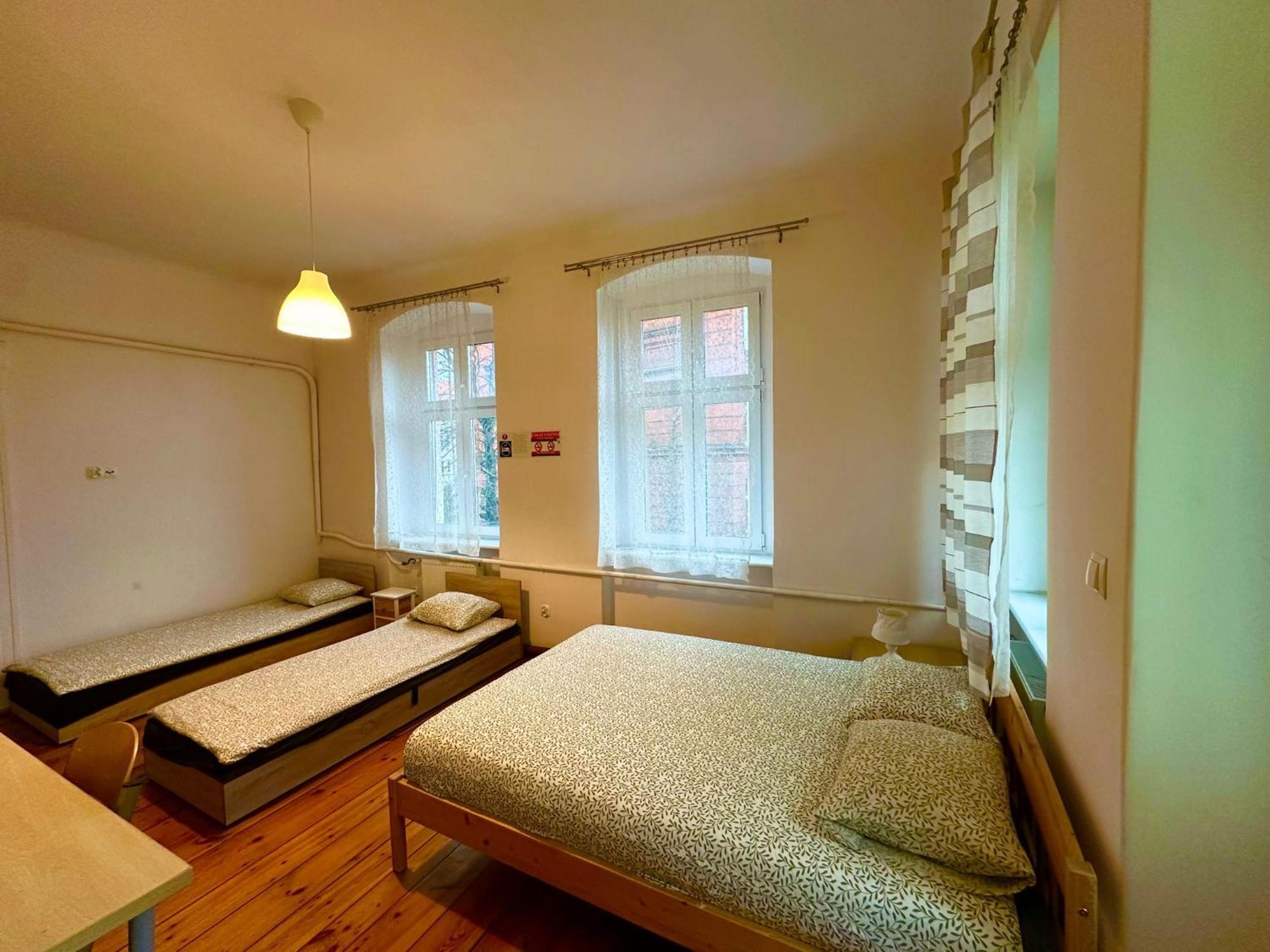 Lilia House Vandrarhem Poznań Exteriör bild