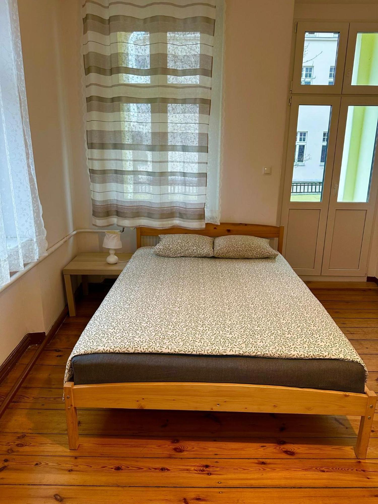 Lilia House Vandrarhem Poznań Exteriör bild