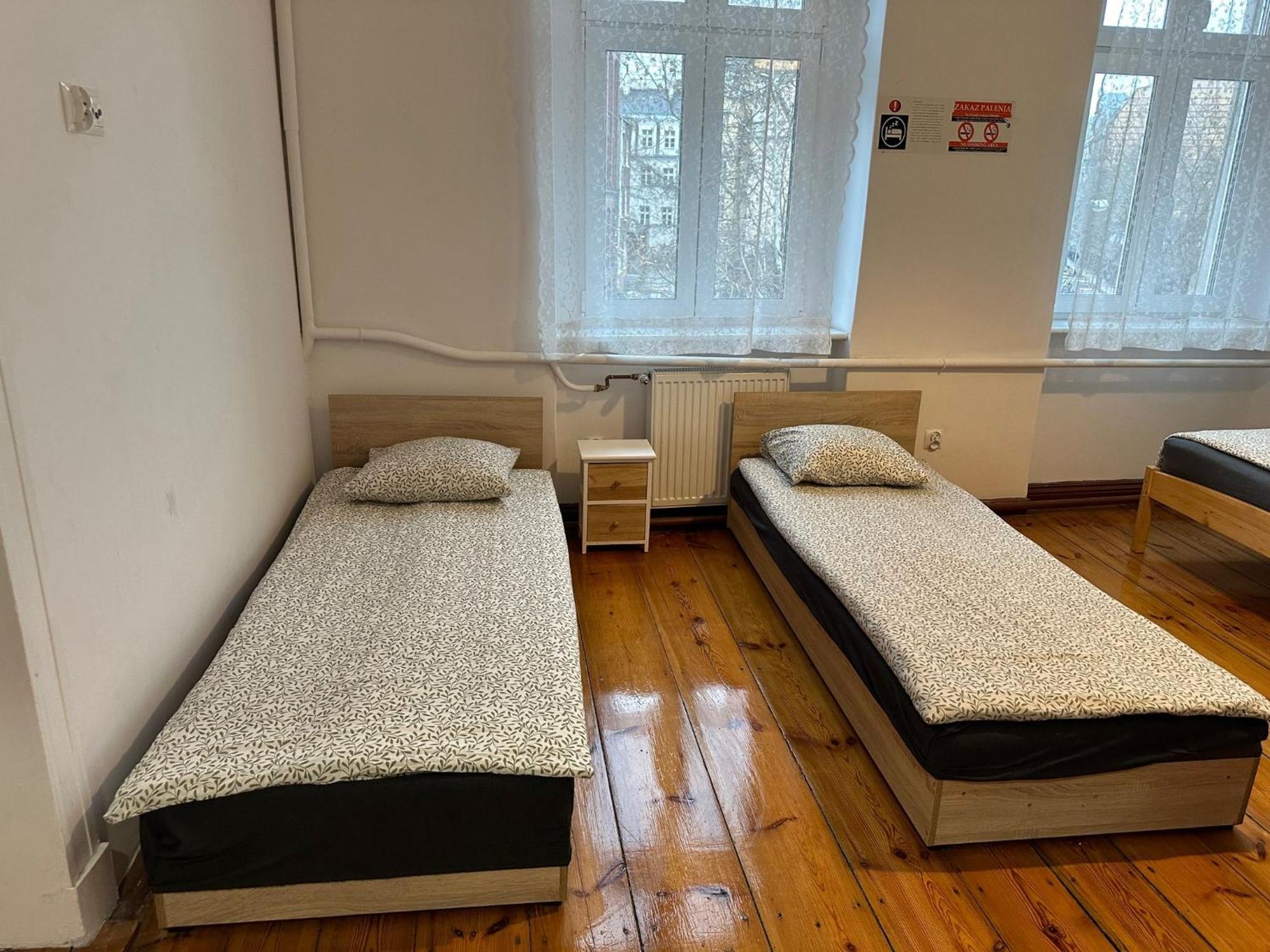 Lilia House Vandrarhem Poznań Exteriör bild